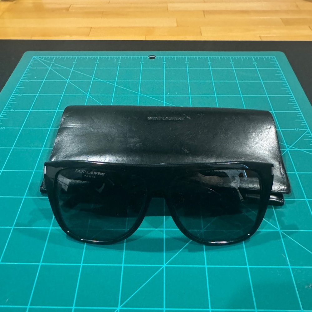 Saint Laurent Classic Black Sunglasses with Case - Picture 1 of 11